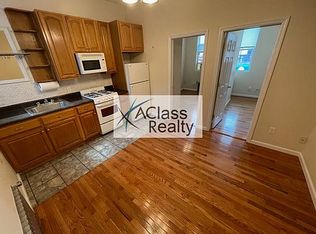 32-29 Steinway St #2H, Astoria, NY 11103