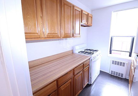 4th image of 89-26 208th St #3F