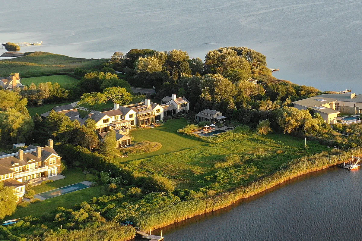To The Manor Born On Mecox Bay For 2 Weeks — Photo 1