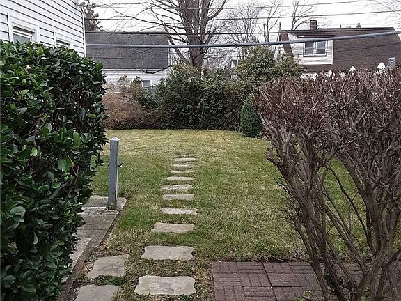 2nd image of 8 Dogwood Ln