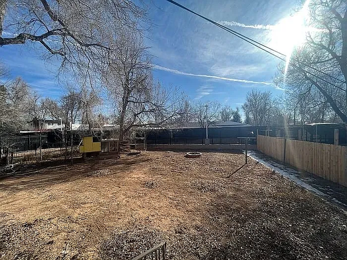 1712 Peterson St — Photo 1
