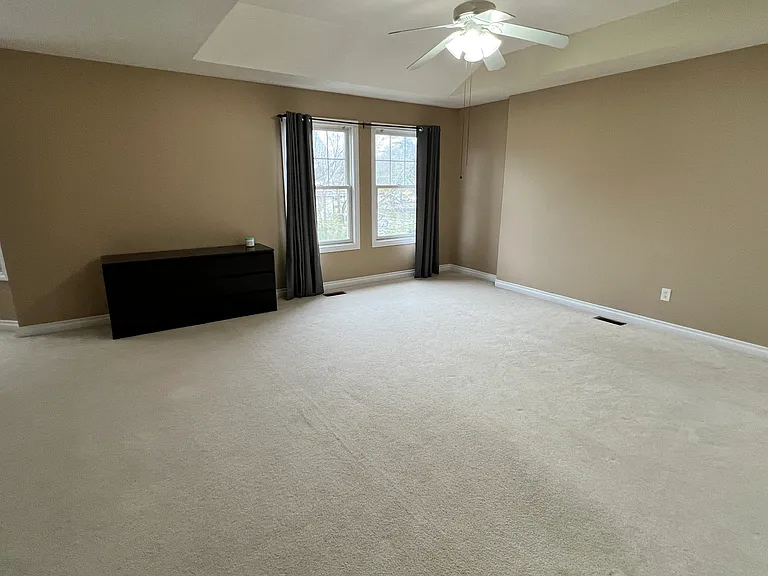 2122 Clinton St — Photo 18