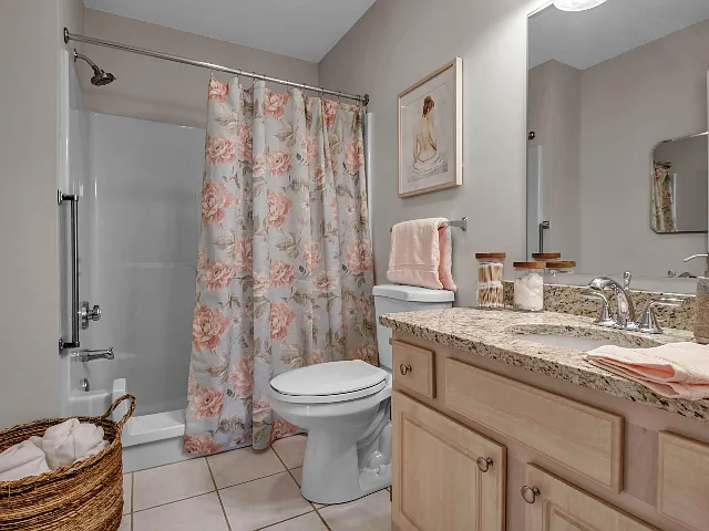 Bathroom with Luxury Features