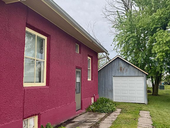 5th image of 439 Des Moines Ave