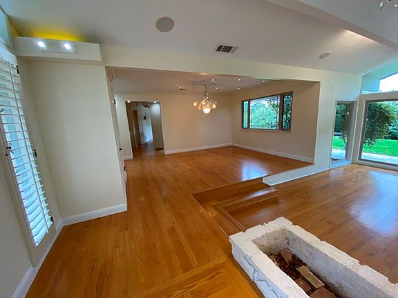 3rd image of 2290 Crystal Dr
