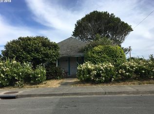 555 Hemlock St, Brookings, OR 97415