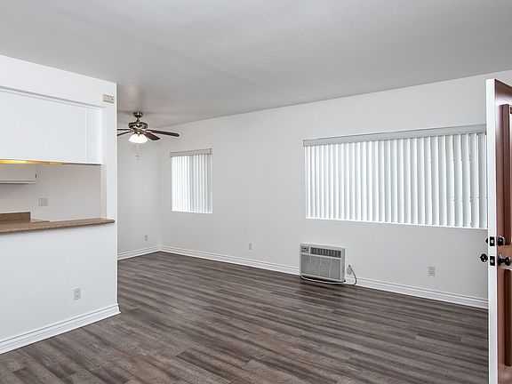 4th image of 520 W Wilson Ave #202