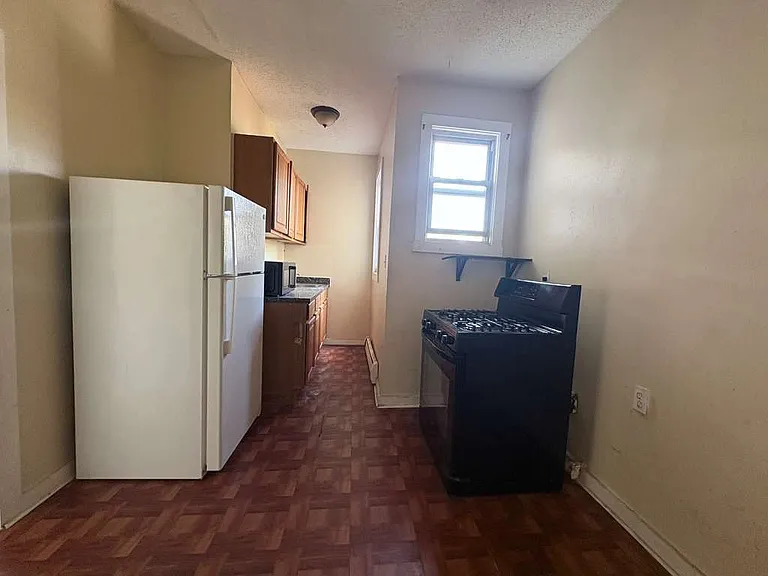 59 Derby Ave #2R — Photo 7