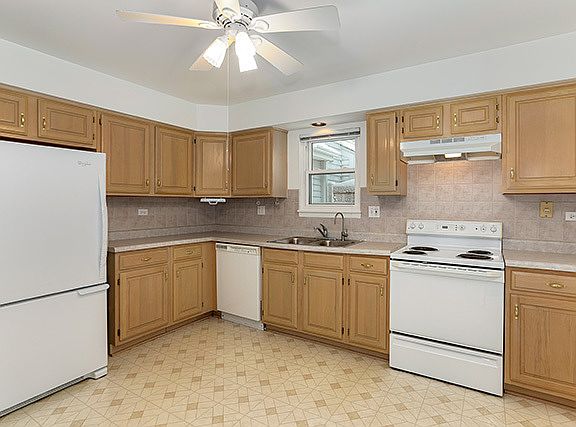 4th image of 925 Noel Ct