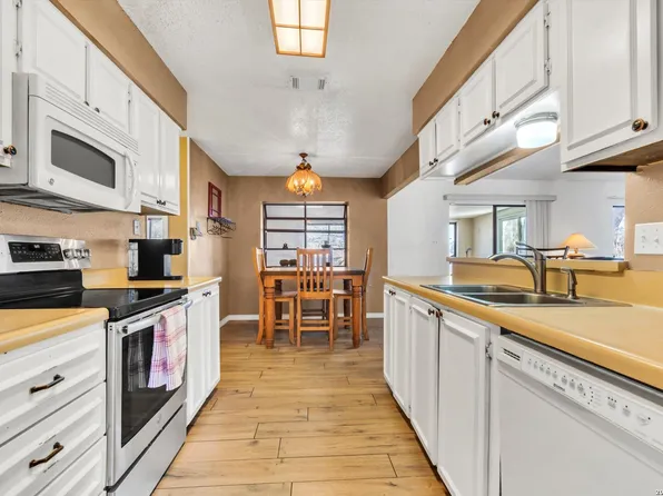 16630 martins ferry, San Antonio, TX 78247