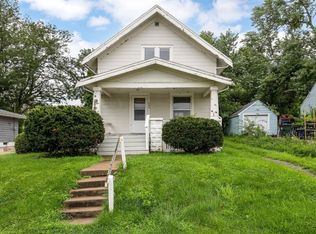 233 26th Ave SW, Cedar Rapids, IA 52404