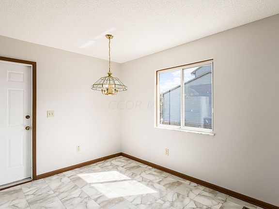 3rd image of 4600 Grenville Dr