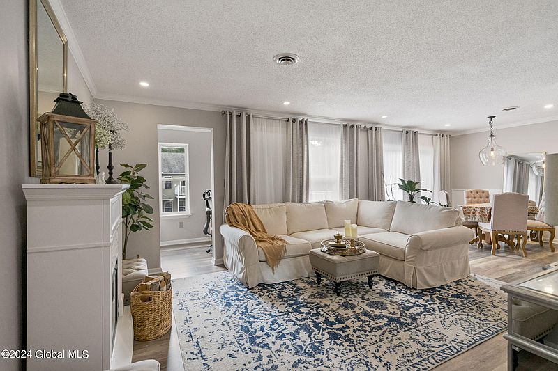 5th image of 1602 Cambridge Manor Drive