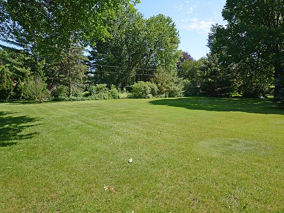 3rd image of 1416 Clover Ct