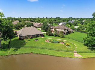 32303 Waterford Crest Ln, Weston Lakes, TX 77441