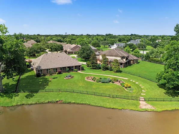 32303 Waterford Crest Ln, Weston Lakes, TX 77441