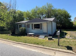 1613 E Martin Luther King Jr Dr, High Point, NC 27260