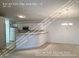 N30W23065 Pineview Way UNIT 8, Pewaukee, WI 53072