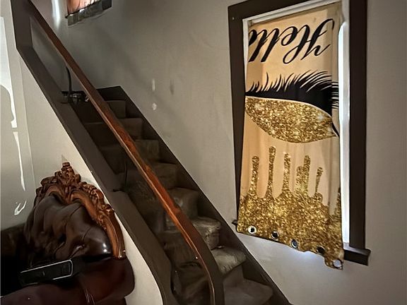 4th image of 6821 Park Ave