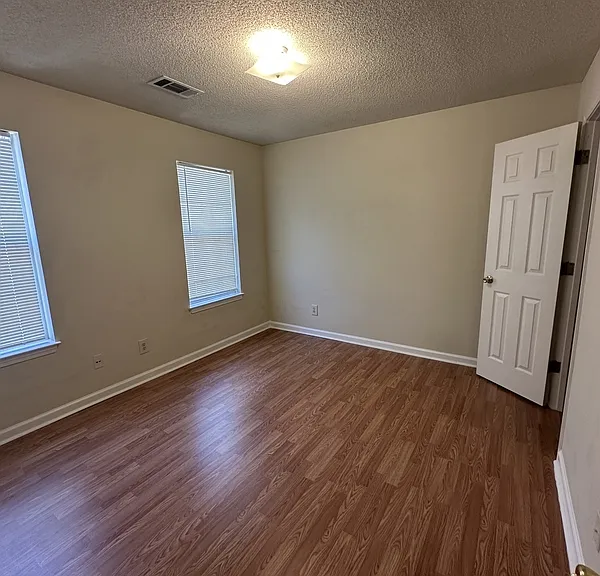 7733 Lipscomb Dr — Photo 8
