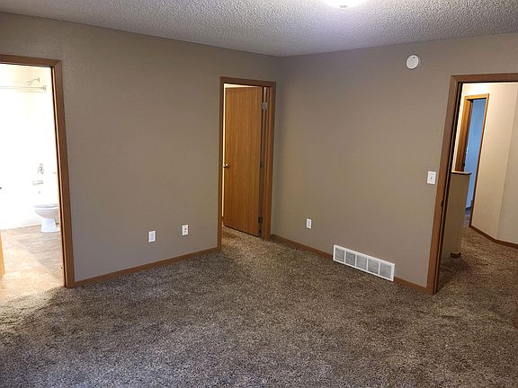 5th image of 4241 Estate Dr S #1