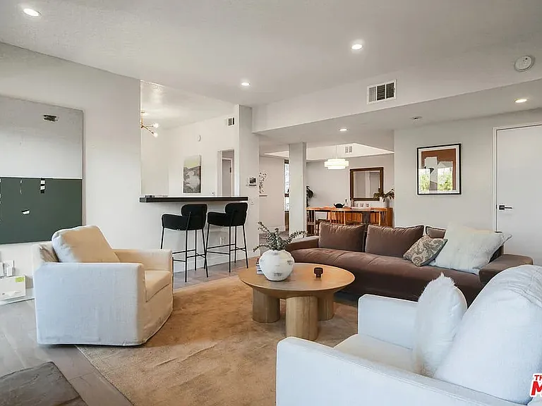 166 S Hayworth Ave #201 — Photo 18