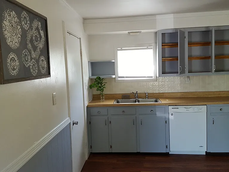 404 Forest Ave #1 — Photo 11