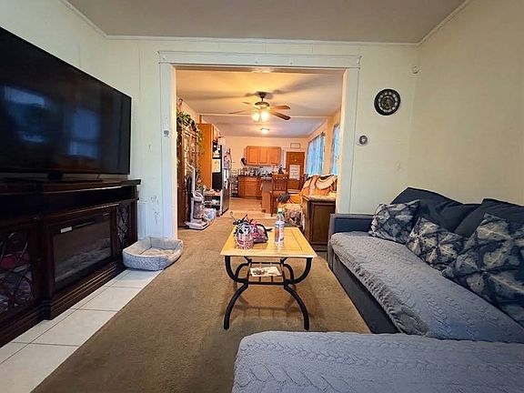 3rd image of 507 Elm St