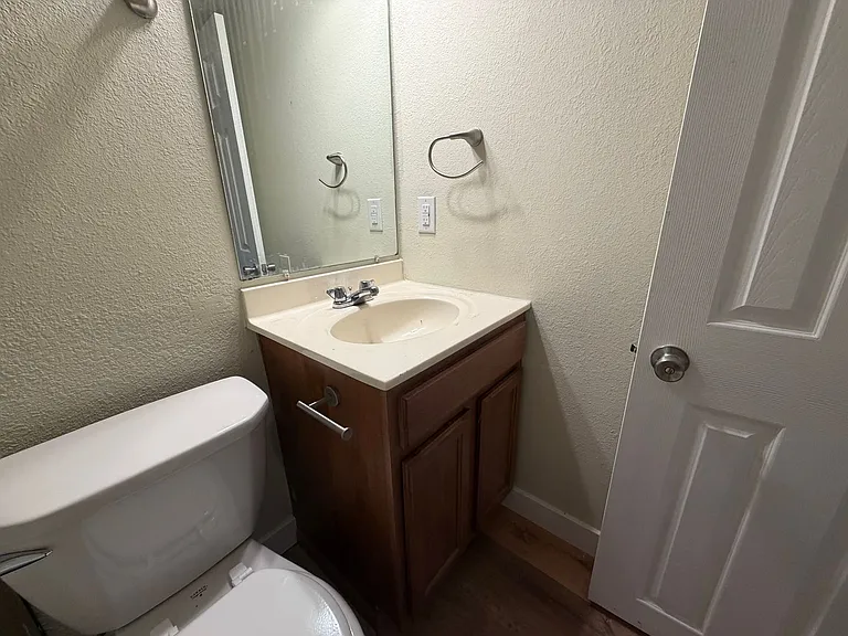 205 N West Blvd — Photo 10