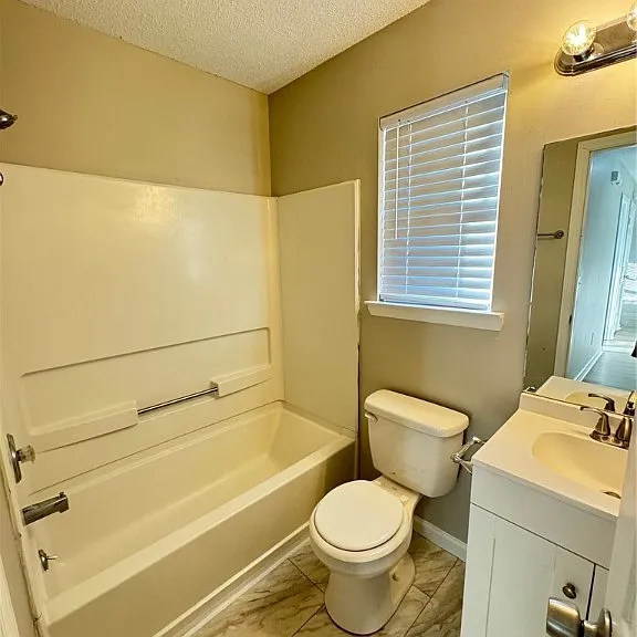 1381 Coalition Cir — Photo 16