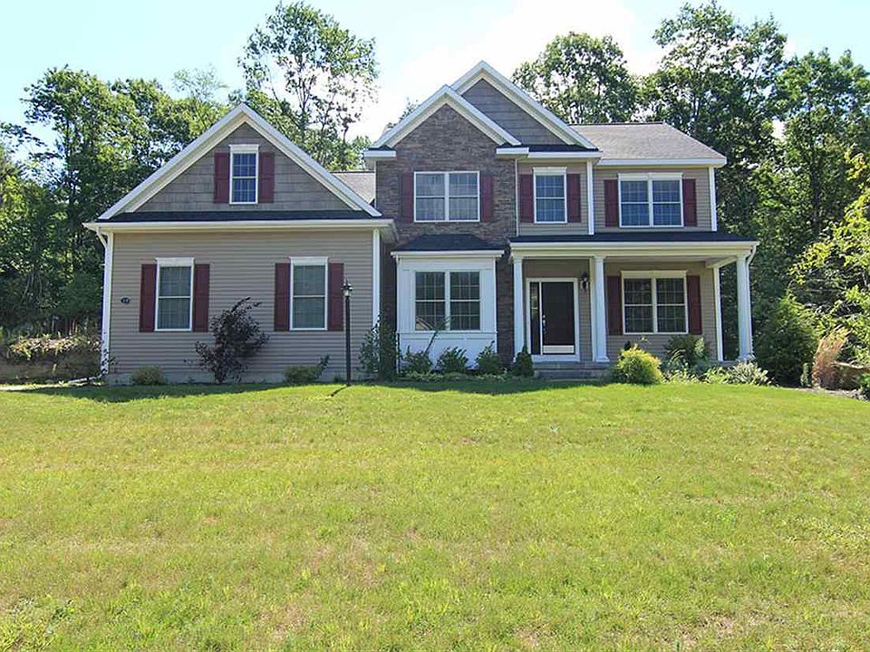 1st image of 19 Stone Crest Dr