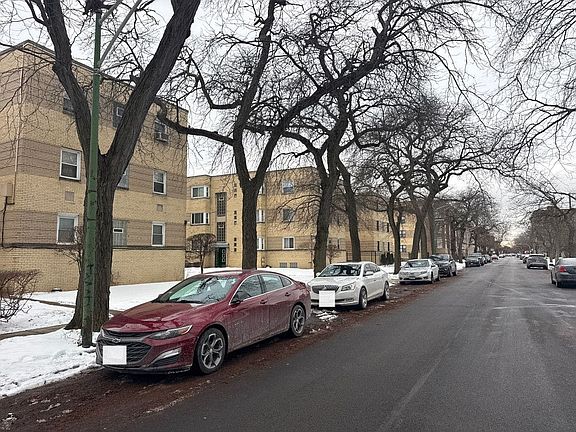 4th image of 2045 E 72nd Pl