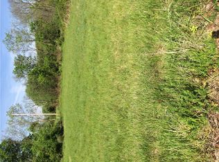 111 Orchard Dr, Gentry, AR 72734