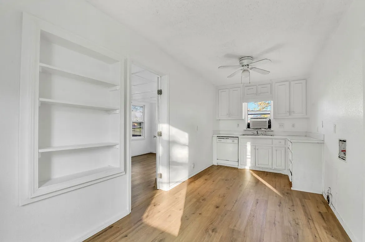 7204 Foster Dr — Photo 4