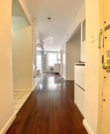 4th image of 55 Orchard St #1081