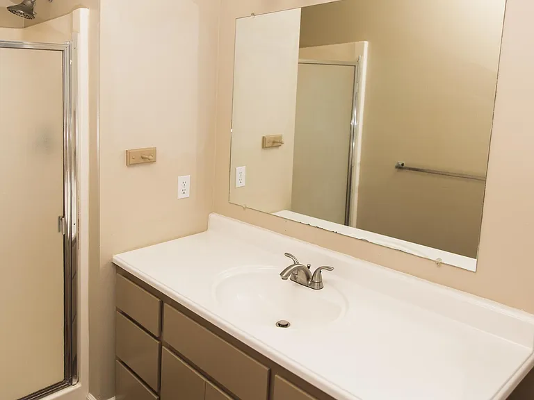 255 N Locust St — Photo 17