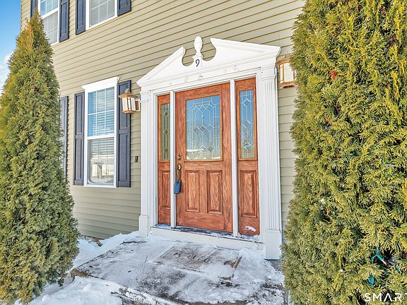 2nd image of 9 Fox Run Lane