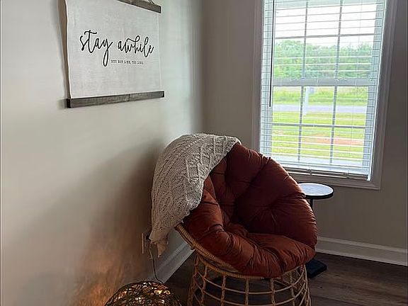 5th image of 506 Green Meadow Rd