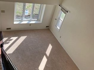24 Hancock St, Logan Township, NJ 08085