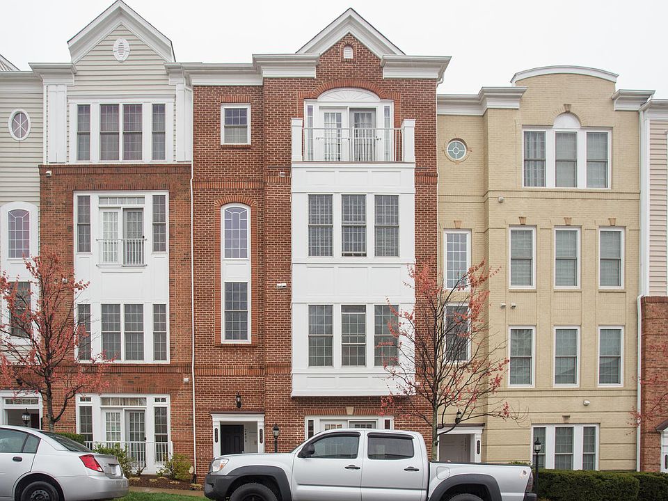 1st image of 2404 Brookmoor Ln #405A