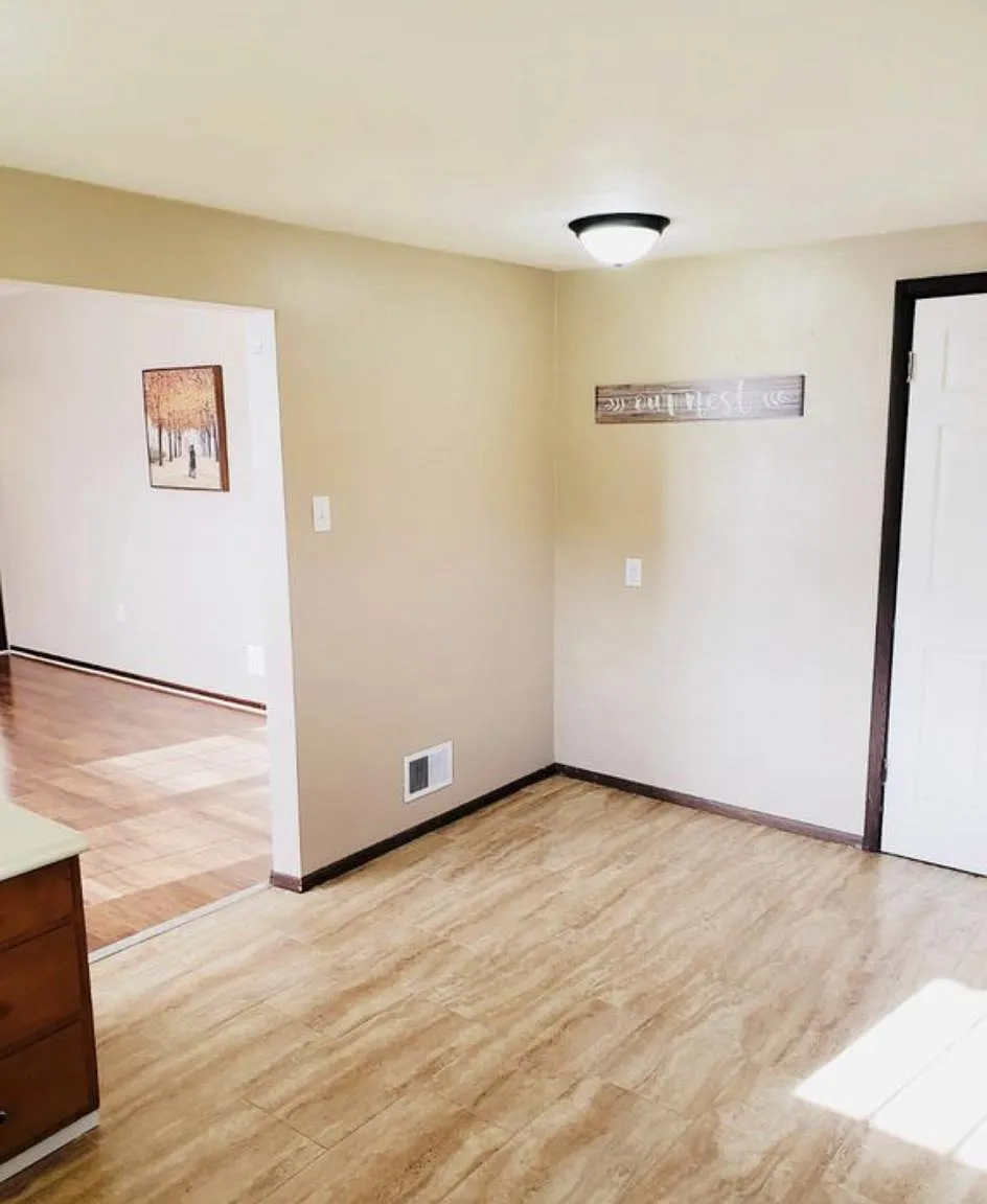 2 bed, 1200 sqft, $1,000 — Photo 4