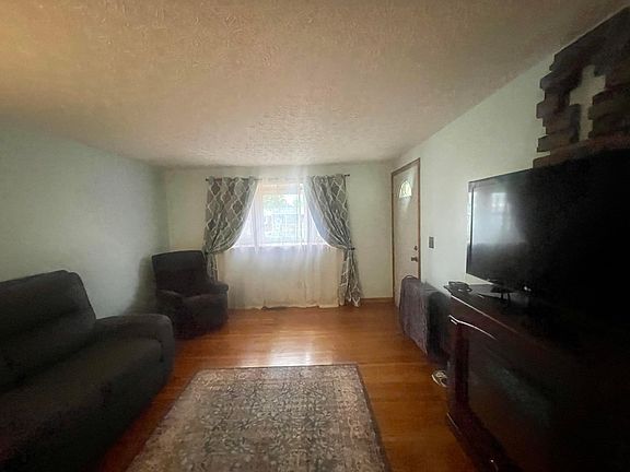4th image of 758 Harwood Dr