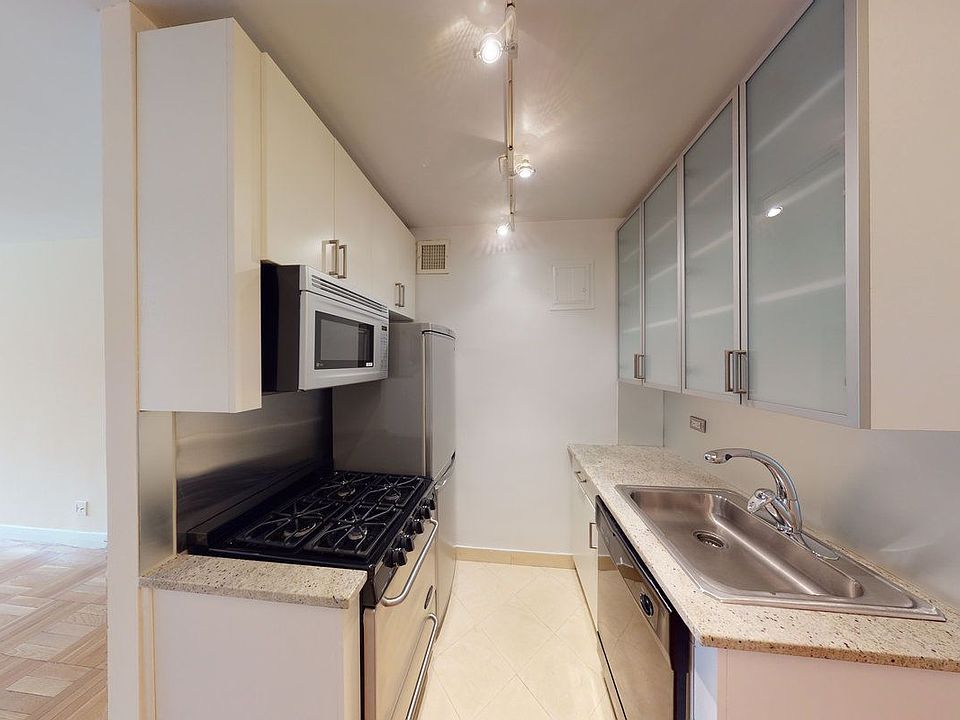 1st image of 30 Park Ave APT 7O
