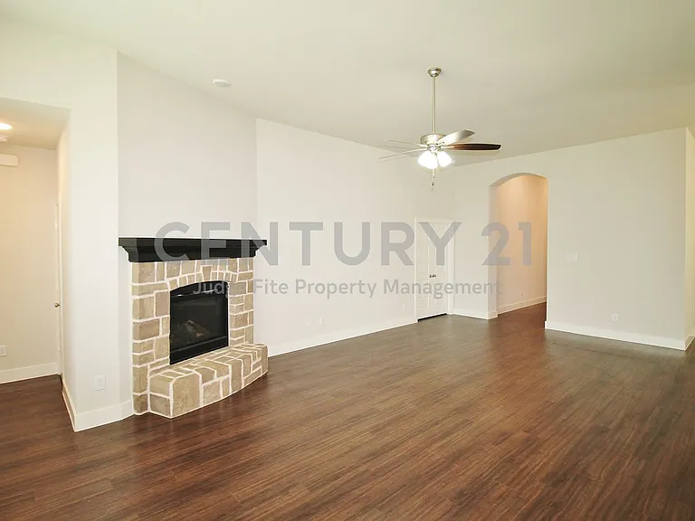 1665 Sheldon Dr — Photo 2