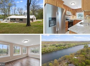 112 Riverview Dr, Falling Waters, WV 25419