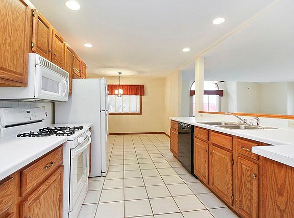 3rd image of 1532 Northfield Meadows Blvd APT 1