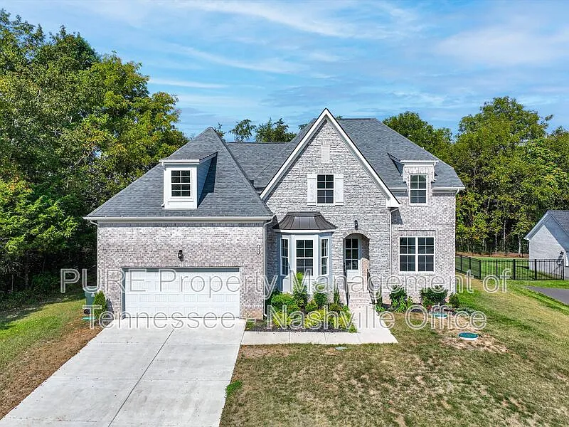 631 Silva Ln