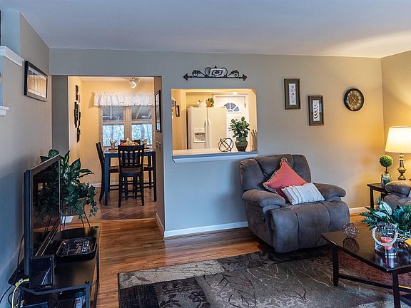 4th image of 7128 Bluecrest Dr