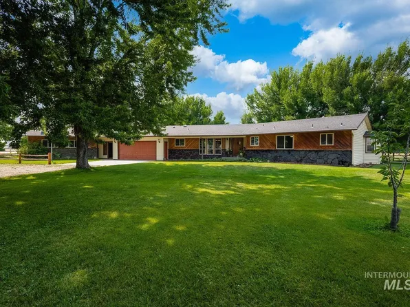 1769 W Central Rd, Emmett, ID 83617