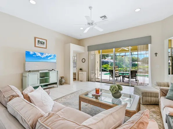 2259 Island Cove Cir, Naples, FL 34109